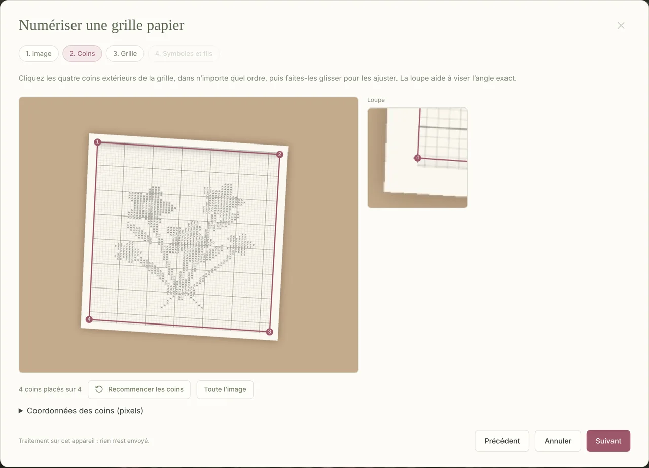 Assistant « Numériser une grille papier » : les quatre coins d’une grille photographiée sont placés, avec une loupe pour viser l’angle